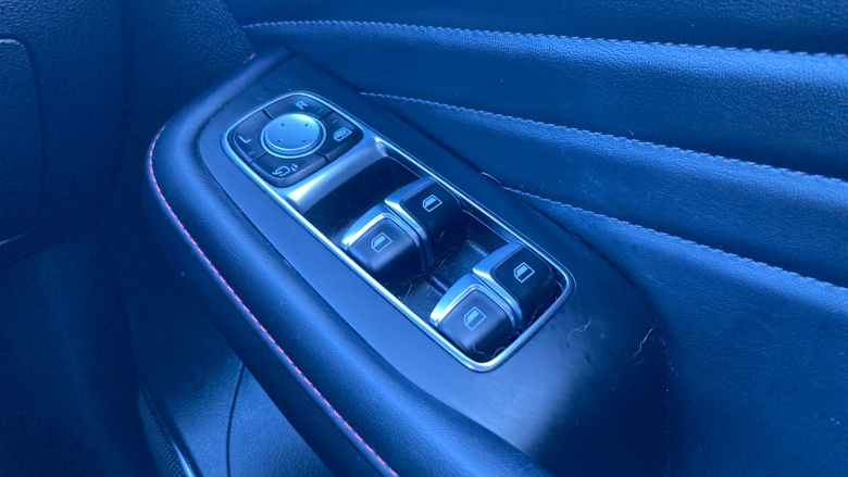 MG HS 1.5 T-GDI Trophy 5dr DCT Petrol Hatchback